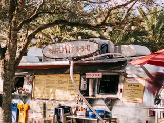 Barefoot BBQ food truck